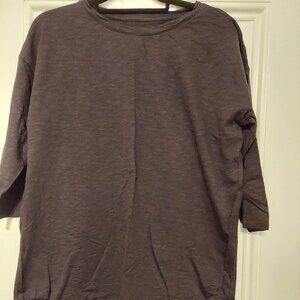 NWOT Chico's High Low 3/4 Round Neck Tee in Black size 2 (12/14)
